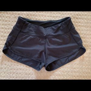 Lululemon Black speed shorts size 4.